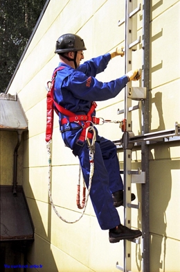 ouf travail sécurité humour Chute de hauteur Risque électrique