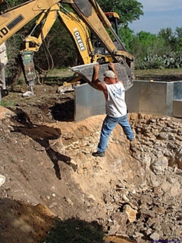 fou chantier pelleteuse sécurité travail chute BTP