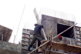 planche bâtiment chute humour risque