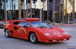 voiture de pompier ferrari humour